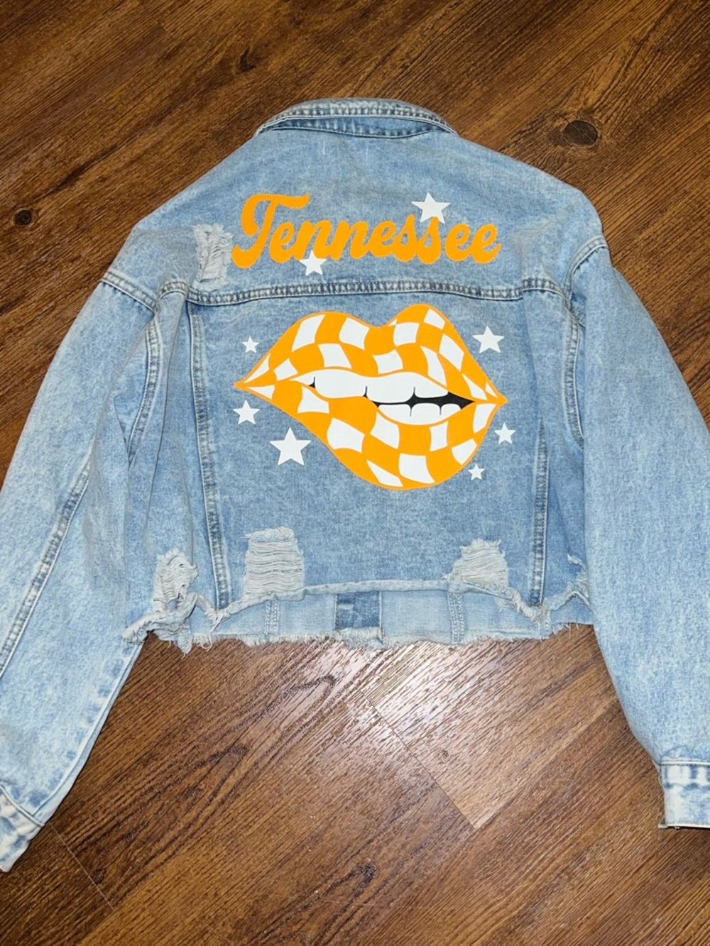 Tennnessee Light Wash Crop Checkered Lips Denim Gameday Distressed Jacket Size M